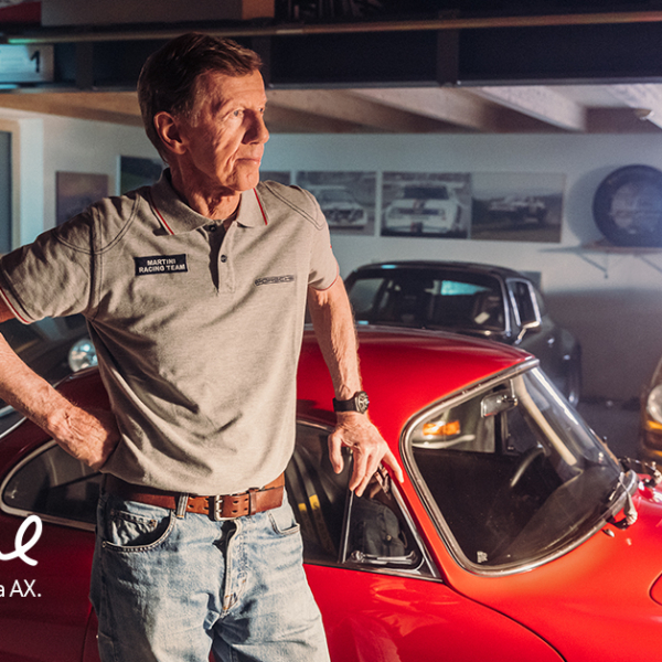 Walter Röhrl trägt das neue Pure Charge&amp;Go AX.